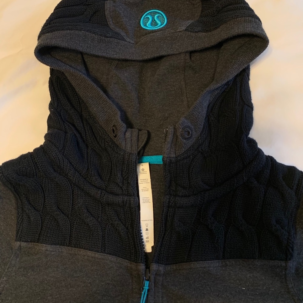 Lululemon zip sz6 grey and blk jacket